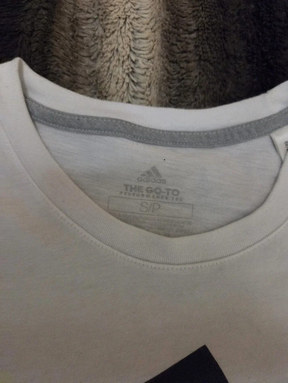 adidas Tee Size S - Picture 2 of 7